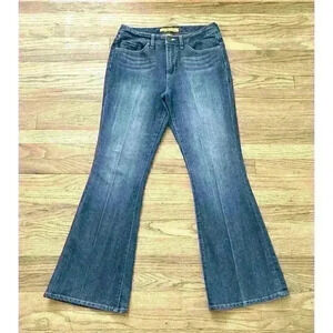 Seven 7 premium denim Ladies Size 6 Medium Wash Bootcut Jeans